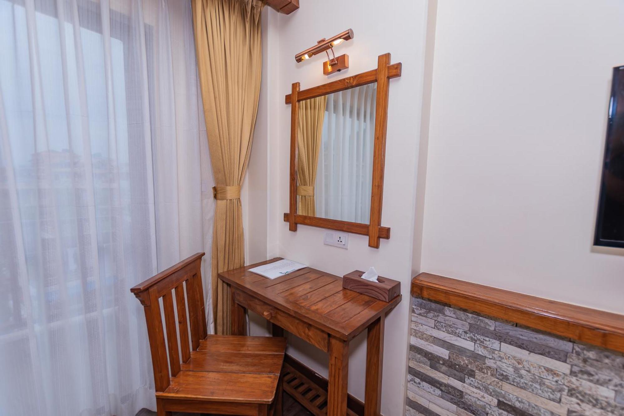 Pokhara Batika Ξενοδοχείο Εξωτερικό φωτογραφία