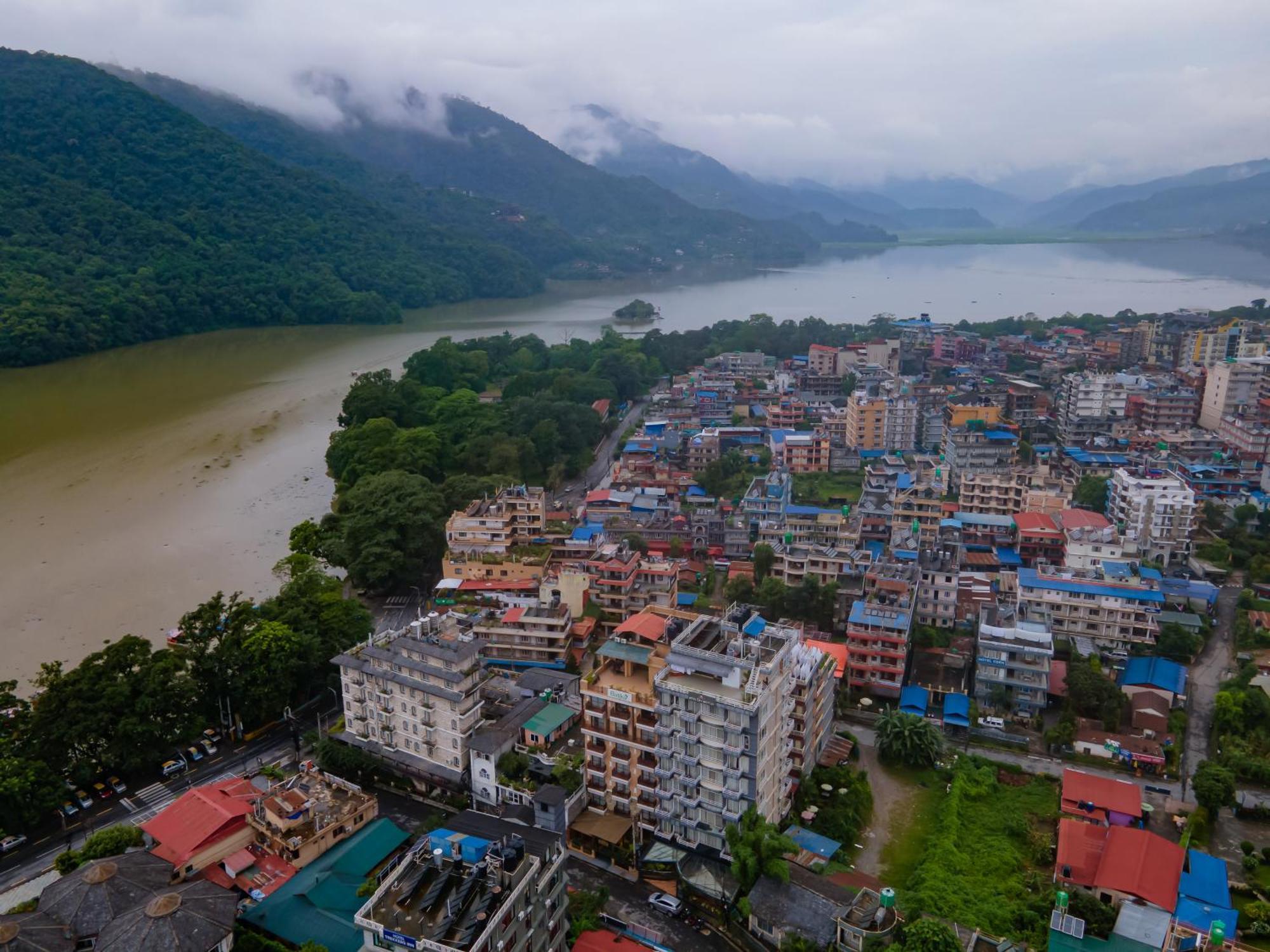 Pokhara Batika Ξενοδοχείο Εξωτερικό φωτογραφία